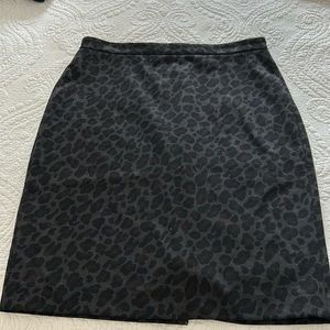 Ann Taylor Leopard Print Pencil Skirt in size 6p